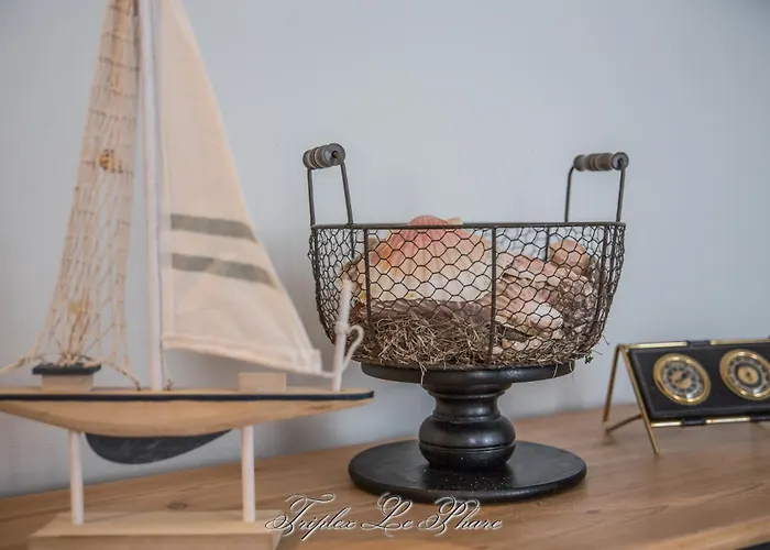 Апартаменты La Venelle Des Greniers A Sel *