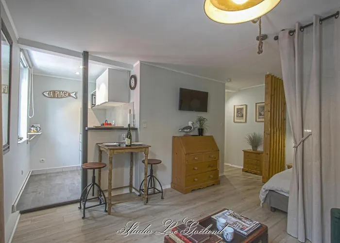 Апартаменты La Venelle Des Greniers A Sel