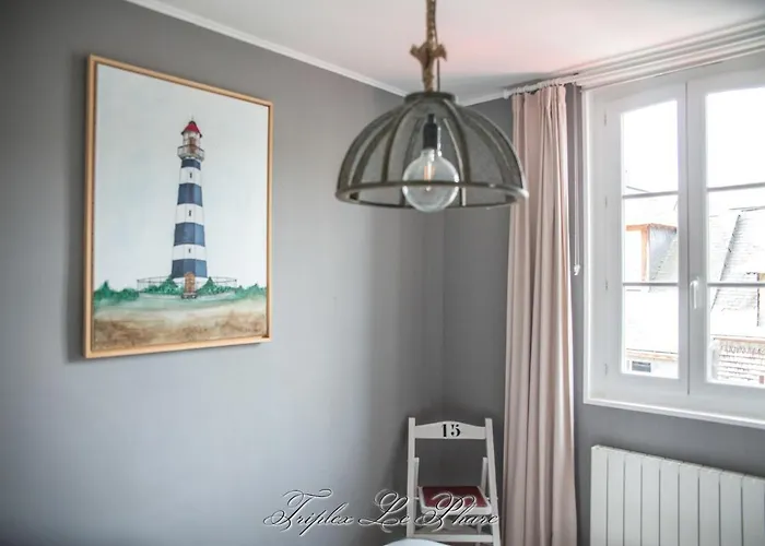 Апартаменты La Venelle Des Greniers A Sel *