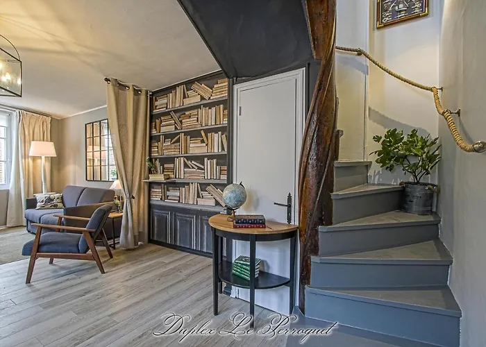 La Venelle Des Greniers A Sel * Онфлёр